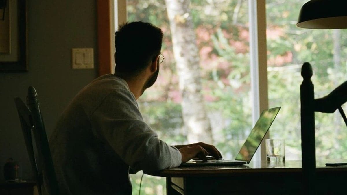 4-Year Study Reveals: Remote Work Boosts Happiness & Productivity - Here's How